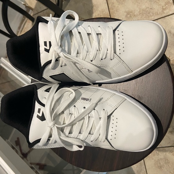 Brand new mens Etnies shoes - Picture 2 of 6